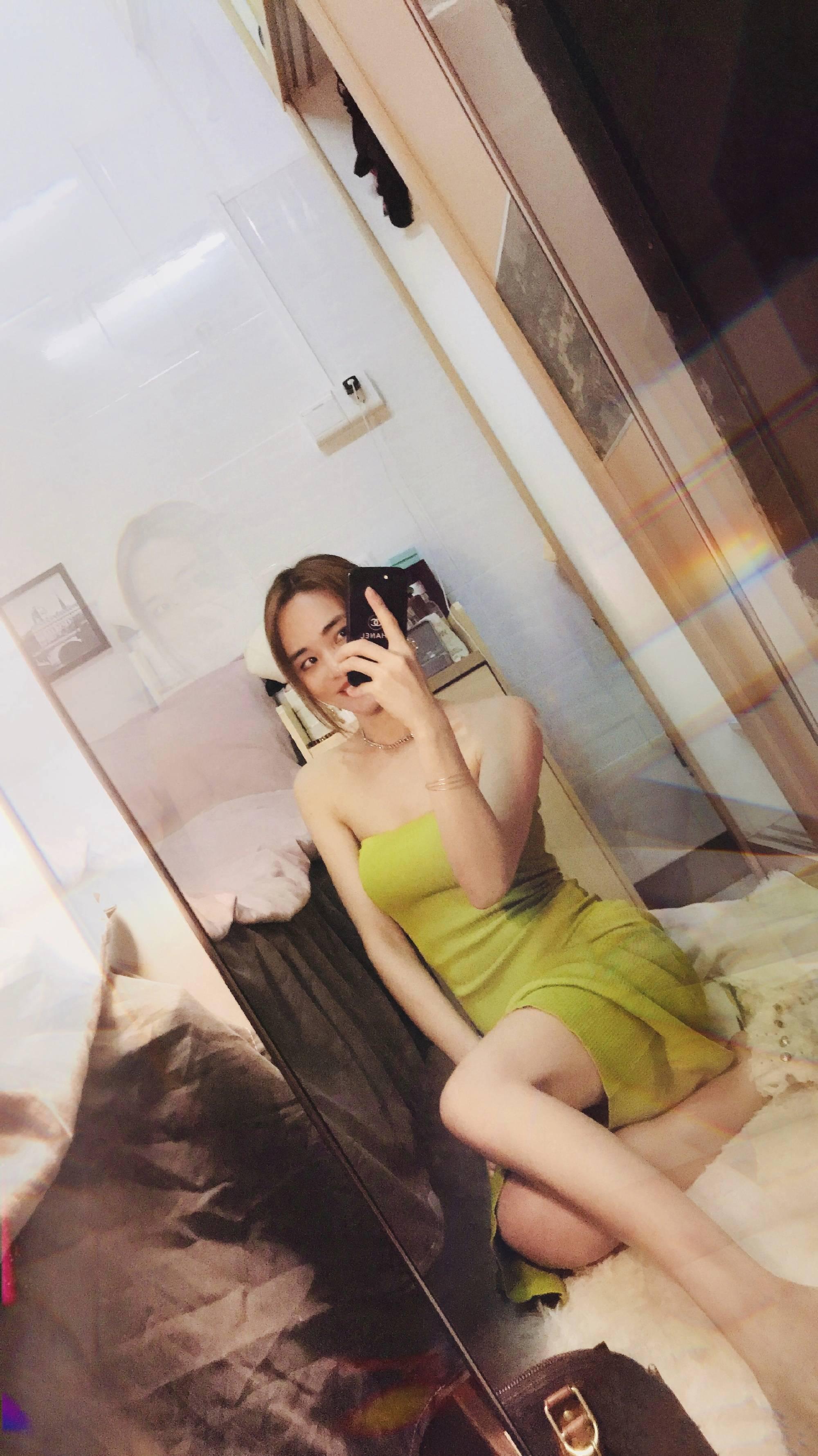 身材好，颜值高，且带有一丝Sao气