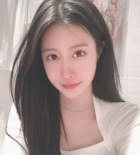 嫩妹子非常听从指挥